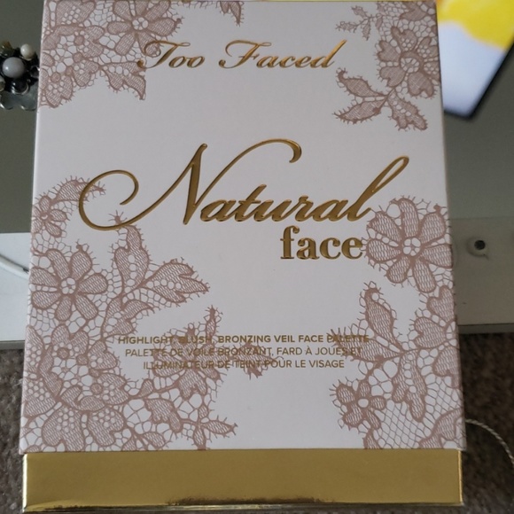 Too Faced Other - Too faced highlight,blush,bronzing veil face palle